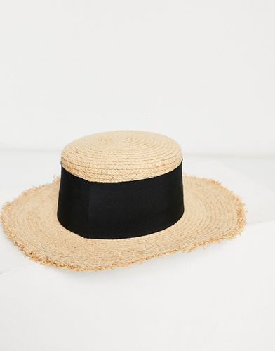 Cappello di paglia a falda corta con bordo grezzo e fascia ampia regolabile - ASOS DESIGN - Modalova
