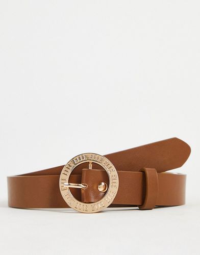 Cintura color cuoio con fibbia circolare con logo - Elle - Modalova