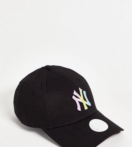 Esclusiva - NY 9Forty - Cappellino unisex nero con logo arcobaleno sfumato - New Era - Modalova