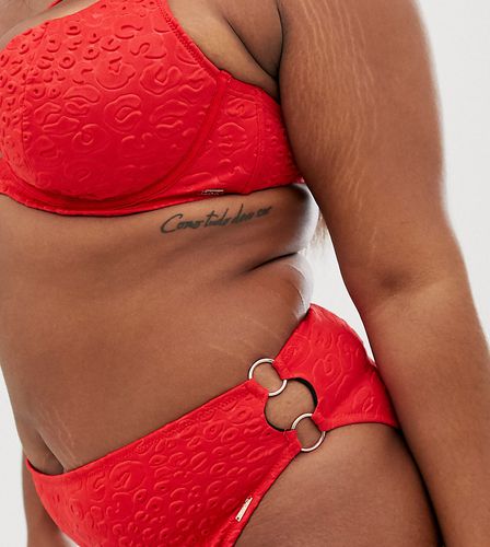 Slip bikini a vita alta rossi maculati testurizzati con anello - Figleaves Curve - Modalova