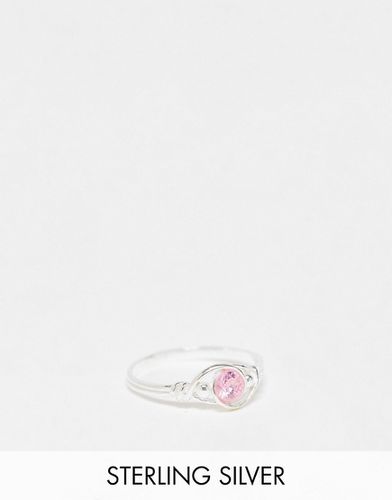 Anello in argento sterling con filo metallico attorcigliano e pietra rosa - Kingsley Ryan - Modalova