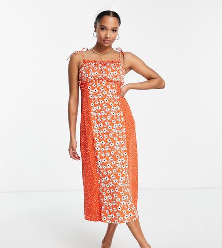 Vestito midi con spalline annodate rosso a fiori misti - Influence Petite - Modalova