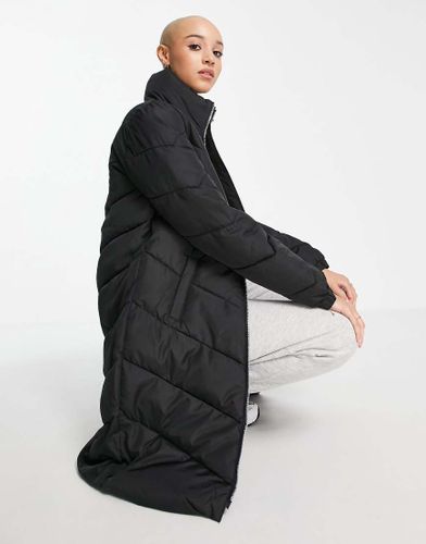 Cappotto imbottito taglio lungo nero con motivo a spina di pesce - JDY - Modalova