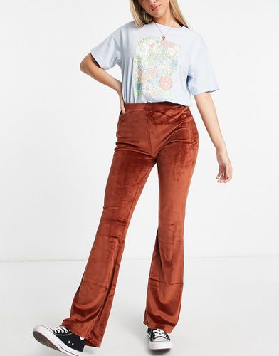 Pantaloni a zampa in jersey a coste color ruggine-Arancione - JDY - Modalova