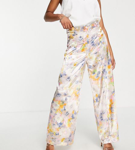 Pantaloni sartoriali in raso a fiori color pastello tenue in coordinato-Multicolore - Liquorish Petite - Modalova